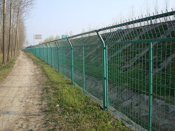 公路护栏网