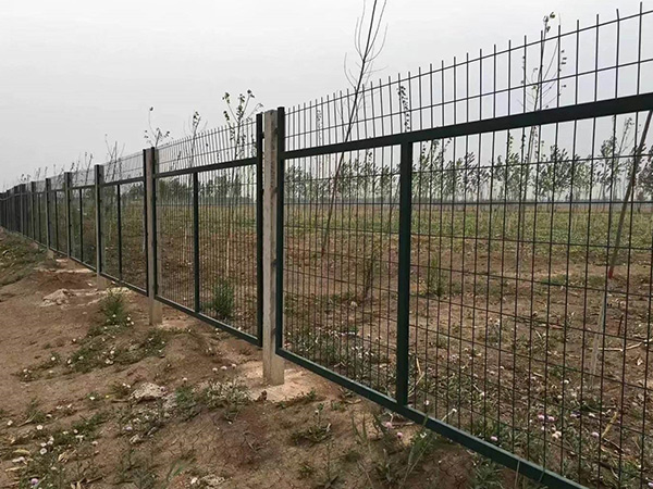铁路护栏网